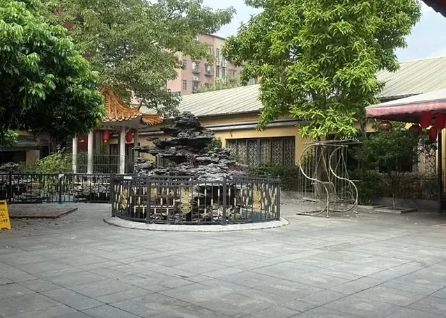 庭院休闲区另一侧