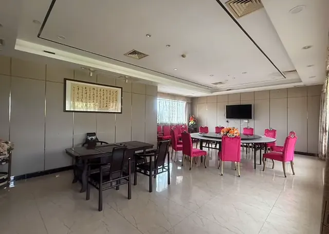 三层 VIP 包厢走廊